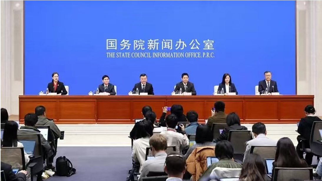 打出组合拳，力促房地产市场止跌回稳